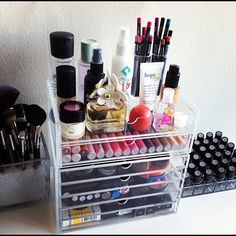 Makeup organization Clear Acrylic Makeup Organizer, Acrylic Makeup Organizer, Beauty Organization, Bad Inspiration, Makeup Organizer, Cosmetic Storage, Makeup Storage