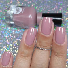 Sally Hansen - Miracle Gel Spring 2017 Mauve Gel Polish, Gel Manicure Tips, Manicure Ideas Summer, Sally Hansen Gel Polish, Sally Hansen Gel Nails, Gel Manicure Ideas, Sally Hansen Gel, Gel Manicure Colors, Sally Hansen Nail Polish