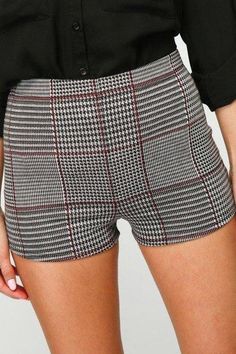 Cheap Plaid Shorts, Chic Stretch Plaid Bottoms, Trendy Short Plaid Bottoms, Trendy Plaid Short Bottoms, Chic Plaid Short Bottoms, Chic Plaid Short-length Bottoms, Trendy Fitted Plaid Bottoms, Chic Fitted Plaid Shorts, Fitted Casual Plaid Shorts