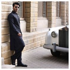 Feroze Khan Kurta Pajama, Feroz Khan Kurta Pajama, Firoz Khan Kurta Pajama, Dresscode Ideas, Black Pathani, Feroz Khan Black Kurta, Indian Retro, Black Blazer Men, Feroze Khan