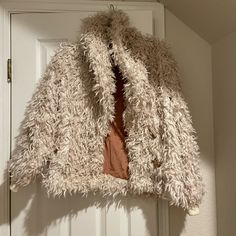 Super Chic Free People Shaggy Coat. Great To Dress Up Or Wear Casual With Jeans. Looks Fabulous On And Super Warm Trendy Faux Fur Outerwear With Long Sleeves, Winter White Long Sleeve Outerwear With Faux Fur Lining, Cream Long Sleeve Outerwear With Faux Fur Trim, Trendy Beige Faux Fur Outerwear, Cream Long Sleeve Fur Coat For Fall, Cream Faux Fur Outerwear With Long Sleeves, Trendy Cream Cropped Winter Jacket, Cream Long Sleeve Cropped Jacket For Winter, Cream Outerwear With Faux Fur Lining For Spring