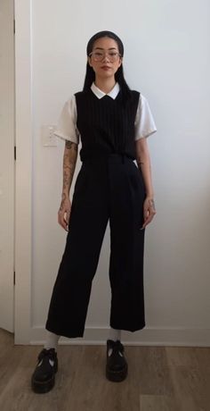 Designer Goth Fashion, Buisness Goth Outfit, Grunge Outfits Professional, Chroma Outfit Ideas, Korean Fashion Black Dress, Nerdy Business Casual Geek Chic, Classy Grunge Outfits Edgy, Minimalistic Grunge Outfits, Black Base Outfits