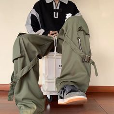 Green Cargo Pants Men Oversize Zipper Black Cargo Trousers Male Streetwear Hip Hop Pocket Spring Black Cargo Trousers, Straight Sweatpants, Harem Pants Fashion, Cargo Pants Style, Overalls Men, Baggy Cargo Pants, Streetwear Hip Hop, Black Overalls, Oversized Streetwear