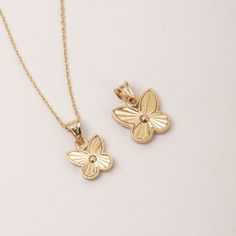 Fluted Butterfly Pendant Statement Necklace in 14K Solid Gold, Yellow Gold Ballerina Butterfly Pendant, Sunburst Butterfly Pendant Great Gift for Her ► Adding a customized tiny bar at clasp may be a good idea: https://etsy.me/3cn9OQ5 Material: Real Solid Gold - Not gold plated - Not gold filled  Gold Karat: 14K (585) Gold Color: Yellow Small butterfly height: 9.0 mm Small butterfly width: 8.7 mm Large butterfly height: 11.0 mm Large butterfly width: 10.8 mm   M o r e  *  F r o m  *  U s   Goldst Nameplate Necklace Gold, Small Butterfly, Urn Jewelry, Nameplate Necklace, Butterfly Pendant Necklace, 14k Gold Necklace, Custom Name Necklace, Pet Necklace, Cross Jewelry