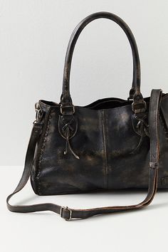 Slouchy Tote, Inside My Bag, Bed Stu, Xmas List, Mood Board Fashion, In My Bag, Black Leather Bags, Medium Tote, Essential Bag