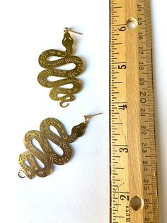 Ears Art, Gold Snake Earrings, 1920s Jewelry, Hammered Jewelry, Light As A Feather, Snake Jewelry, Egyptian Revival, Snake Earrings, Gold Snake