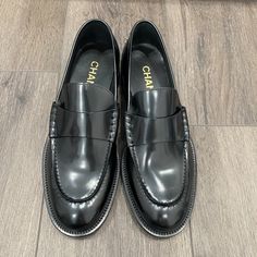 100% Authentic 2023 Chanel Black Patent Leather Oxford Shoes !!!! Size 37.5 It = 6-6.5 Us These Run Small! Brand New Without Box With Dustbag!!! Channel Loafers, Black Flat Leather Shoes, Chanel Loafers, Chanel Print, Leather Ballet Shoes, Satin Ballet Flats, Patent Leather Oxfords, Patent Leather Ballet Flats, Black Leather Flats