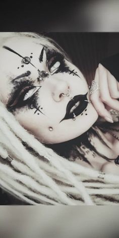 Pagan Makeup, Viking Makeup, Maquillage Goth, Witchy Makeup, Halloweenský Makeup, Viking Cosplay, Creepy Halloween Makeup, Witch Makeup, Work Makeup