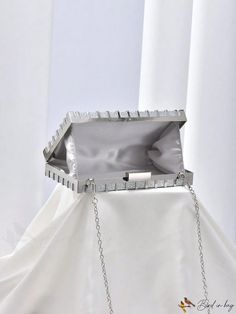 BirdinBag - Elegante bolso geométrico con cadena de purpurina, ideal para fiestas de graduación, novias y fiestas festivas Silver Rectangular Bags With Chain, Silver Rectangular Evening Bag With Chain Strap, Silver Rectangular Chain Bags, Silver Metal Rectangular Bag, Silver Metal Evening Bag As Gift, Silver Chain Bag For Event, Rectangular Metal Bags For Events, Rectangular Metal Bag For Events, Rectangular Metal Event Bag