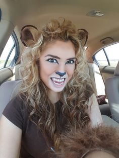 Lion face makeup Lion Makeup Wizard Of Oz, Lioness Face Paint, Lion Makeup Man, Simple Lion Makeup, Lion Face Makeup, Easy Lion Makeup, Cowardly Lion Makeup