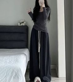 Korean Acubi Style, Korean Acubi Outfits, Y2k Douyin Outfit, Acubi Fashion Women, All Black Lounge Outfit, Baggy Acubi Outfits, Basic Acubi Outfits, Dark Acubi Fashion, Acubi Fashion Modest