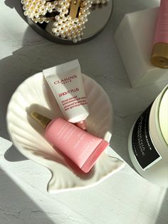 Skincare Aesthetics, Clarins Makeup, Skin Care Aesthetic, Care Aesthetic, Insta Post, Clean Girl, Aesthetic Makeup, Makeup Skin Care, Skin Makeup