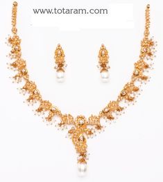 22 Karat Gold Jewelry, Indian Gold Jewellery Design, Uncut Diamond Necklace, Indian Gold Jewelry, 22k Gold Necklace, Temple Jewelry Necklace, 22k Gold Jewelry, Gold Jewelry Stores, Diamond Necklace Set