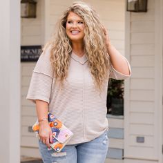 fb-feed Beige Top For Day Out In Fall, Beige Tops For Fall Day Out, Beige Top For Fall Day Out, Casual Textured Summer Blouse, Casual Textured Knit Top For Spring, Casual Taupe Knit Tops, Casual Knit Taupe Top, Neutral V-neck Top For Day Out, Chic Textured Knit Top In Neutral Color