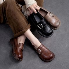 Gender: Women Item Type: Casual Shoes Main Material: Cow Leather Style: Casual, Classic, Retro Season: Spring, Autumn Heel Type: Flat Outsole Material: Rubber Heel Height: Low Heel (1-3 cm) Size Length cm inch 35 22.5 8.86  36 23 9.06  37 23.5 9.25  38 24 9.45  39 24.5 9.65  40 25 9.84 Boys Backpacks, Platform Loafers, Leather Style, Boot Bag, Casual Flats, Rubber Heels, Casual Shoes Women, Mules Shoes, Loafers For Women