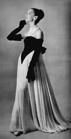 Old Hollywood Evening Gowns, Jeanne Lanvin Designs, British Royalty Aesthetic, Iconic Fashion Photography, 1950s Haute Couture, 1950s Evening Gown, Lanvin Vintage, Vintage Lanvin, Black Tie Outfits