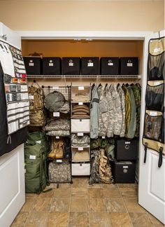 Military Gear Organization, Army Organization, Hunting Closet, Hunting Organization, Hunting Storage, Military Home Decor, Army Bedroom, Gear Organization, Gear Room