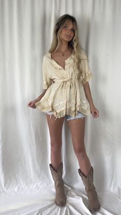 BFA Classics Country Western Outfits, Outfit Pics, Country Fits, Kelsea Ballerini, Southern Outfits, Stockholm Style, Country Style Outfits, Senior Picture Outfits, Stockholm Fashion