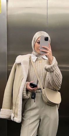 Hijab Winter Fashion, Winter Hijab Outfits, Thanksgiving Outfits Women, Women Fall Outfits, Modest Winter Outfits, Casual Outfits Fashion, Stylish Outfits Casual, Estilo Hijab, Stile Hijab