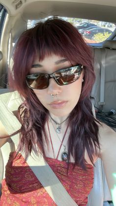 red hair, baby bangs, shag hairstyle, hair inspo, wolf cut Red Highlights Wavy Hair, Burgundy Shag Hair, Baby Bangs Wolf Cut, Baby Shag Haircut, Shag Mullet With Bangs, Wolf Cut Baby Bangs, Red Shaggy Hair, Colored Wolf Cut, Medium Hair Shag