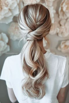 Low Ponytail Lilac Hair Color, Low Ponytail Hairstyles, Tail Hairstyle, Pony Hairstyles, Wedding Guest Hairstyles, Peinados Fáciles Para Cabello Corto, Hair Ponytail Styles, Low Ponytail, Ponytail Styles