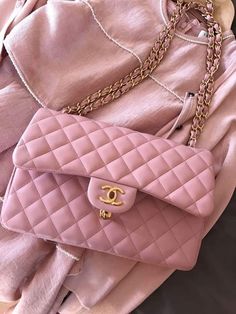 Clothes Preppy, Designer Things, 90s Chanel, Chanel Wallpaper, Bags Outfit, Chanel Aesthetic, Trendy Purses, Peach Aesthetic, Chanel Sneakers