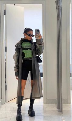 Berlin Techno, Stile Kylie Jenner, Techno Outfit, Luxury Outfit, Techno Fashion, Festival Outfits Rave, Outfits Rave, Best Party, Futuristic Fashion