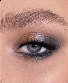 Penelope Cruz Makeup, Eye Makeup Images, Smink Inspiration, Eye Makeup Pictures, Eye Makeup Steps, Halloween Makeup Tutorial, Makijaż Smokey Eye, Makeup Tips For Beginners, Eye Makeup Tips