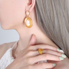 Style: Female Material: Titanium Steel, Imitation Pearl, Resin Pearl Type: Uncultured Pearl Color: White Earring Color: Gold & Silver Earring Size: 2.4*4.6cm Oval Portrait, Pearl Resin, Resin Pearl, White Earring, Set Earrings, Retro Mode, Pearl Design, Charm Making, Pearl Set