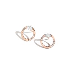 The 2018 Diamond Foundry Deco Capsule draws inspiration from the decadence of the roaring 20’s, made anew by fashioning the deco silhouettes into minimal designs better fit for the 2020s. Asymmetrically set hoop studs feature nine scoop set brilliant diamonds and a 1/3 carat Marquise diamond at the eye of each earring. Sold as a pair. Size: 14mmStones: Cultivated White Diamonds - .86 TCW Please note, diamonds used are top quality - all will be VS-VVS clarity / F-G color. Learn more about diamond Roaring 20, Marquise Diamond, 3 Carat, Rose Gold Diamonds, Brilliant Diamond, Pendant Set, Diamond White, Bracelets For Men, Jewelry Art