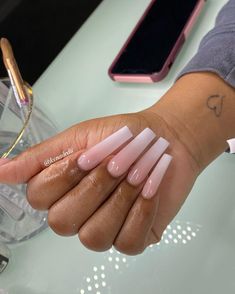 Acrylic Nail Designs Classy, Acrylic Nails Nude, Acrylic Toe Nails, Baddie Nails, Colored Acrylic Nails, Glow Nails, French Acrylic Nails