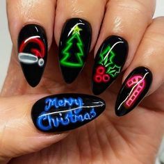 Gothic Christmas Nails, Black Christmas Nails, Christmas Nails 2023, Festive Nail Art, Short Nails Art, Nails 2023, Festival Nails, Oval Nails