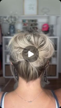 Mandy Sims✨Over 40 Health + Beauty on Instagram: "Easy peasy quick updo (works great for fine hair!!) 💁‍♀️✨ Perfect for any occasion - get ready in minutes. 🙌🏼  #HairHacks #UpdoTutorial #EasyHairstyles #HairstyleGoals #HairInspo #HairTutorial #HairstyleInspiration #HairIdeas" Lazy Day Updos, Simple Hair Up Dos For Medium Hair, Short Hair Styles Updo Easy, Easy Up Styles For Short Hair, Video Of Hairstyles Hair Ideas, Quick Easy Hair Updos Medium Hairstyle Ideas, Super Easy Updos For Short Hair, Simple Quick Updos, Over 40 Updo Hairstyles