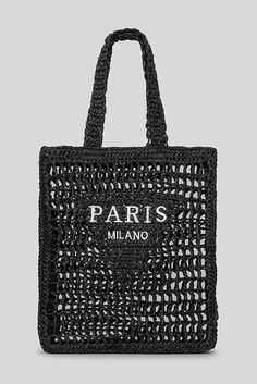 Composition: 100% recycled materials

Lined. Secure with zipper. There is a pocket inside.

aspect:

Height with handle: 60 cm
Height without handle: 39 cm
Width: 36 c Woven Beach Bag, Woven Beach Bags, Handbag Design, Casual Tote Bag, Accessories Bags Shoes, Western Hats, Purple Bags, Casual Tote, Shoes With Jeans