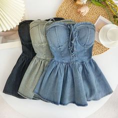 Bustier-Top aus Denim mit Schößchen und Schnürung 




 Gesamtlänge

 Büste






 48

 60-90






 Maß ist cm.
 Produktinformationen




 Material:

 95% Denim






 Farbe:

 Hellblau Denim Bustier Top, Kawaii Swimsuit, Denim Bustier, Denim Baby, Top Jean, Valley Girl, Top Bustier, Baby Doll Top, Top With Bow