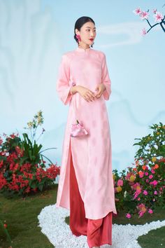 Vietnamese Engagement, Vietnam Culture, Mean Blvd, Engagement Ceremony, Wedding Plan, Stylish Party Dresses, Red Pants, Pink Tone, Silk Material