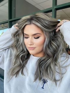 Maintain Curly Hair, Color Blonde Hair, Hair Color Blonde, Hair Light, Brunette Hair With Highlights, Blending Gray Hair, Ash Blonde Hair, Gray Hair Highlights, Brown Hair Balayage