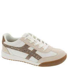 PRICES MAY VARY. Skechers Memory Foam cushioned comfort insole Flexible traction outsole Retro jogger with lace-up front Old Money Tennis Shoes, Women’s Casual Sneakers, Women’s Style, Womens Adidas Sneakers, Inspirational Workout Quotes, Trendy Sneakers For Women, Comfortable Shoes For Work, Best Travel Shoes, Case Opening