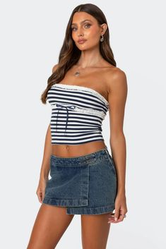 Striped Eyelet Trim Tube Top Fitted Lace Trim Tube Top For Spring, Lace Trim Bandeau Crop Top, Striped Stretch Tops For Beach, Striped Stretch Tops For The Beach, Spring Bandeau Top In Elastane, Fitted Tops With Lace Trim For Beach, Fitted Striped Tops For The Beach, Fitted Striped Cotton Crop Top, Stretch Lace Trim Crop Top For Summer