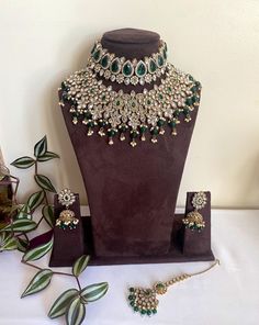 Set includes all jewelry pieces displayed. - Additional matching pieces can be added - Most sets can be customized to any color.  Set is ready to ship as is 2-3 days within US. Please allow extra time for international or customized options.  You can also reach us on Instagram @festiveessentials  To see more pictures, videos or more options please message us on  WhatsApp: +13137271045  All items in the picture are captured in light, color may vary due to the nature of product, color, and materia Green Gold Jewelry, Bridal Choker Set, Desi Jewelry, Gold Schmuck, Opening Video, Double Necklace, Bridal Choker, Pakistani Jewelry, Choker Set