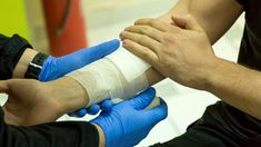 Reasons To Learn First Aid Burn First Aid, First Aid Pictures, First Aid Knowledge, Stop The Bleed First Aid, First Aid Manual, Cpr Training, Medical Technician, Emergency Medical Technician, Emergency Medical Services