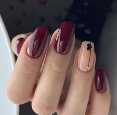 Red And Black Nail, Burgundy Nail Designs, New Years Nail Art, Nagellack Trends, Nail Designs Valentines, Short Square Nails, Smink Inspiration, Burgundy Nails