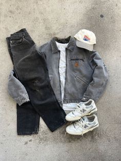 Vintage Carhartt Jacket Outfit, Carhartt Jacket Outfit, Vintage Carhartt Jacket, Exude Confidence, Street Style Outfits Men, Street Fashion Men Streetwear, Fall Outfits Men