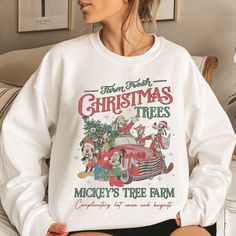 Christmas Disney Outfits, Disney Christmas Outfits, Mickey And Friends Christmas, Disneyland Sweatshirt, Holiday Sweatshirts, Plane Outfit, Disney 2025, Xmas Outfits, Christmas Disney