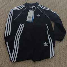 In Excellent Nwt Condition Gg Adidas Sports Set With Long Sleeve, Adidas Fitted Winter Sets, Winter Adidas Fitted Sets, Adidas White Long Sleeve Set, Adidas Black Long Sleeve Set, Black Tracksuit For Spring Sportswear, Black Spring Tracksuit Sportswear, Adidas Black Fitted Sets, Fitted Black Adidas Sets