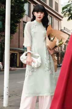 Very elegant design Light Green Midi Dress For Spring, Green Spring Wedding Dress, Green Ao Dai For Spring Party, Spring Wedding Green Dress, Spring Party Green Ao Dai, Green Ao Dai For Spring Wedding, Spring Wedding Green Ao Dai, Elegant Floral Embroidered Ao Dai For Summer, Elegant Green Ao Dai For Summer