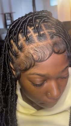 Hairstyles For Beach Black Women, Blond Hairstyles For Black Women, Fluffy Edges With Braids, Long Stitch Braids, Braid Hairstyles Ponytail, Quick Braiding Hairstyles For Black Hair, Fluffy Edges, Dramatic Edges, Natural Afro