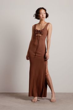 A casual fall maxi dress with effortless style. The Brown Ribbed Cut Out Slit Bodycon Maxi Dress that is flawlessly fashioned. Shop TOBI dresses, fall dresses, bodycon maxi dresses, and ribbed maxi dresses in the trendiest fashion styles. Casual Fall Maxi Dress, Fall Clothing Essentials, Fall Mini Skirt, Latest Fall Fashion Trends, Fall Bridesmaid Dresses, Casual Maxi Dress, Bodycon Maxi Dress, Maxi Dresses Fall, Fall Wedding Guest Dress