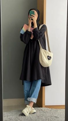 Hijabi Outfits Casual Simple, Summer Muslim Outfits Casual, Muslim Fashion Dress Simple, Outfit Bukber, Hijabi Aesthetic Outfits, Stylish Outfits Casual, Estilo Hijab, Modest Casual Outfits, Muslim Outfits Casual