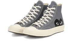 Sizing : Taille légèrement grand, prendre une ½ taille plus petit que votre taille habituelle. Plus de deux ans après avoir revisité la Chuck Taylor All-Star 70s, le label Comme Des Garçons et Converse lèvent le voile sur les deux nouveaux coloris Steel Grey et Blue Quartz ! La Converse Chuck Taylor All-Star 70s Hi Comme des Garçons PLAY Steel Grey affiche une base en toile grise. On y retrouve le branding de la marque Comme Des Garçons avec le fameux cœur noir aux yeux blancs près de la mi Cdg Converse Grey, Converse Shoes Women, Magnolia Parks, Grey Converse, Dr Shoes, 10th Grade